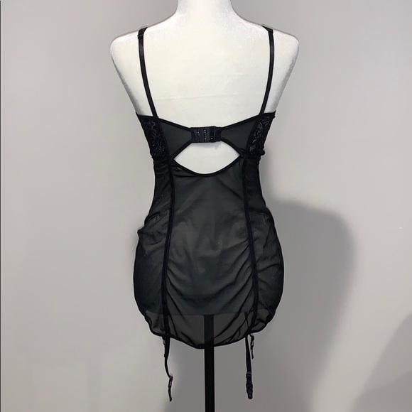 Lingerie - Picture 3 of 3